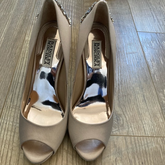 Badgley Mischka - Kiara Embellished Peep-Toe Pump - Latte - Picture 2 of 6